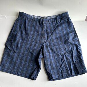 Banana republic Men's plaid shorts in navy blue and black size 32